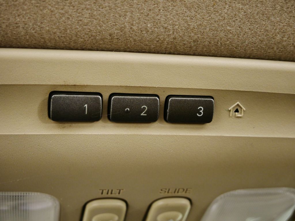 Thumbnail: 2004 Toyota Land Cruiser - 48