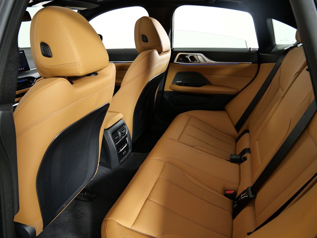 Thumbnail: 2025 BMW i4 - 31