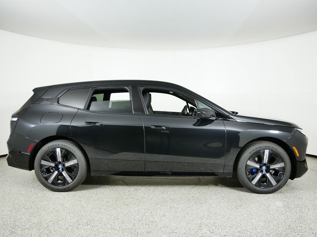 2025 BMW iX xDrive50 7