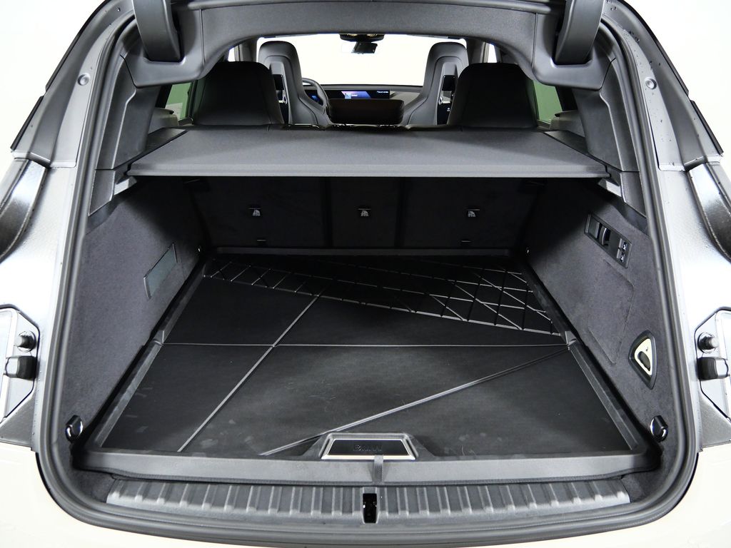 Thumbnail: 2026 BMW iX - 27