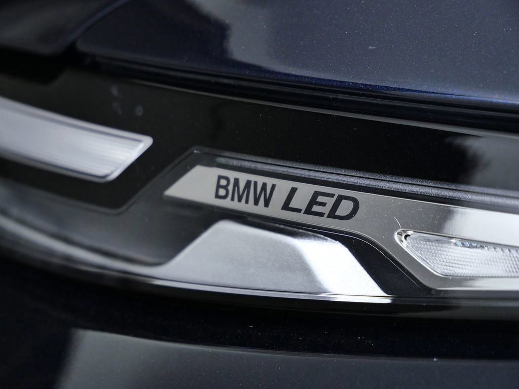 Thumbnail: 2026 BMW X7 - 5