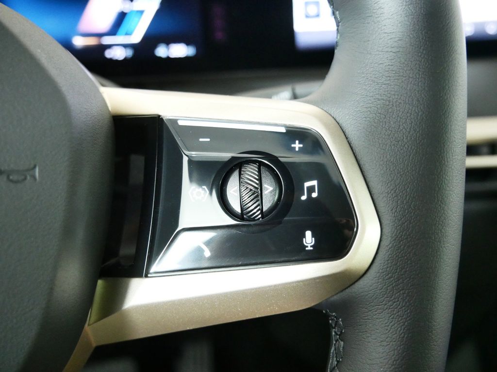 2025 BMW iX xDrive50 38