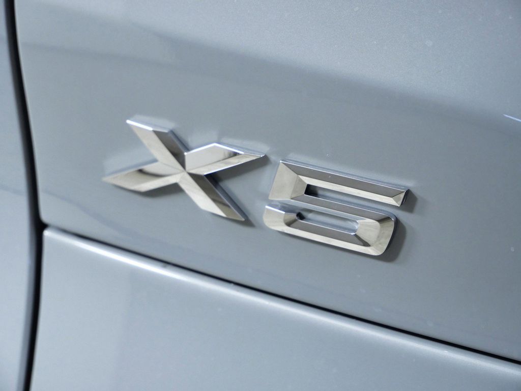 Thumbnail: 2026 BMW X5 - 13