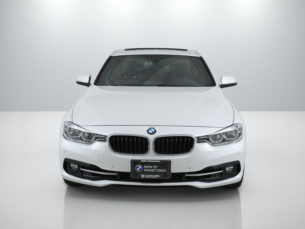 Thumbnail: 2017 BMW 3 Series - 2