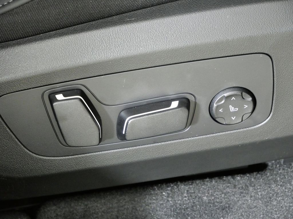 Thumbnail: 2026 BMW X3 - 23