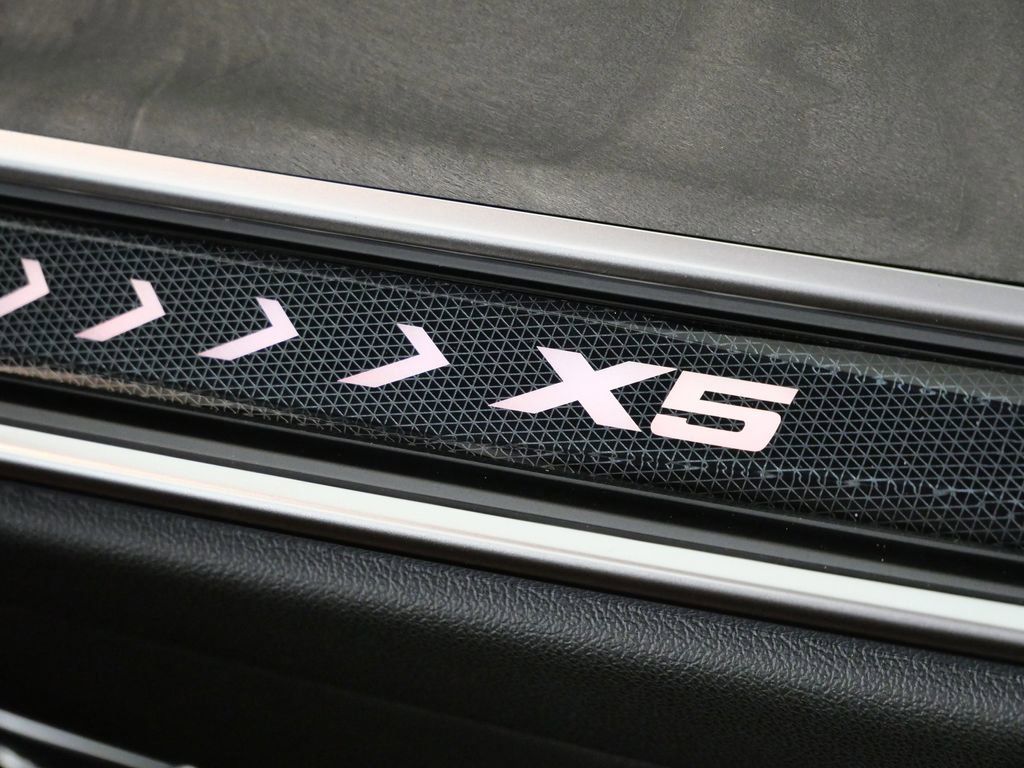 Thumbnail: 2026 BMW X5 - 26