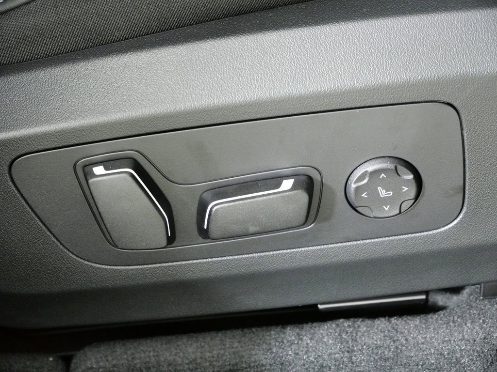 Thumbnail: 2026 BMW X3 - 23