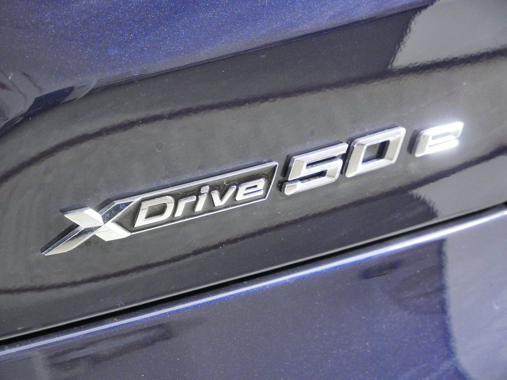 Thumbnail: 2026 BMW X5 - 12