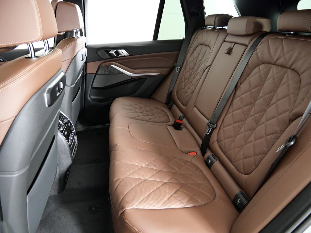 Thumbnail: 2026 BMW X5 - 33