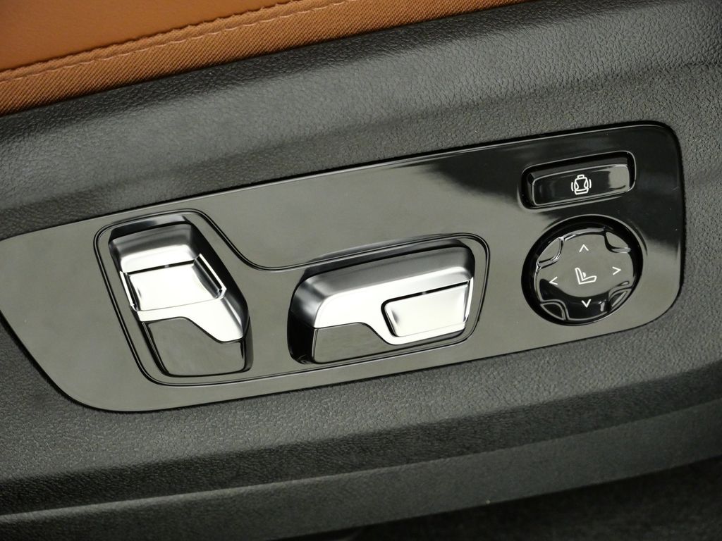 Thumbnail: 2026 BMW X5 - 22