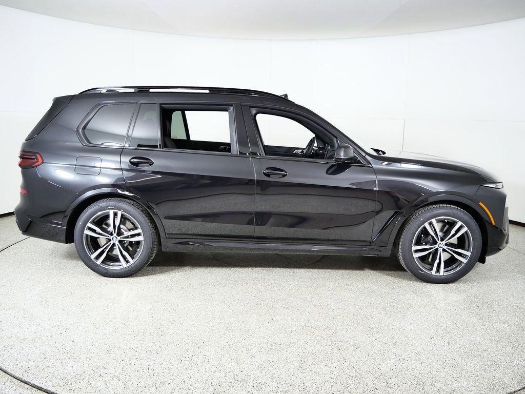 Thumbnail: 2026 BMW X7 - 10