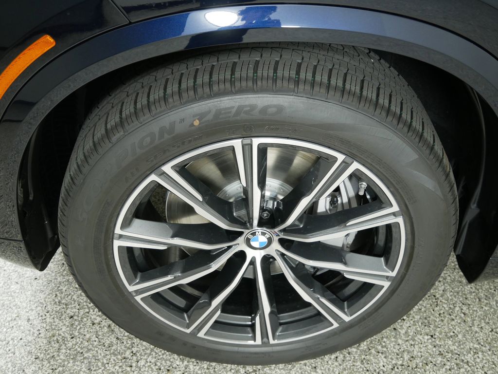 Thumbnail: 2026 BMW X5 - 18