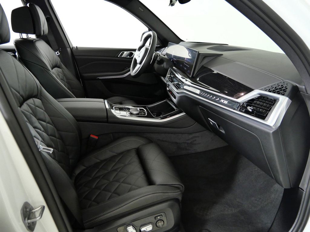 Thumbnail: 2026 BMW X5 - 20