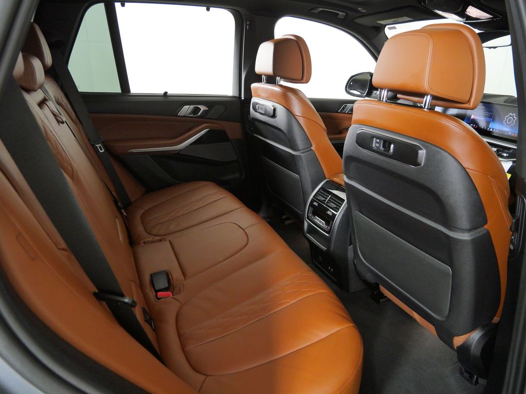 Thumbnail: 2026 BMW X5 - 26