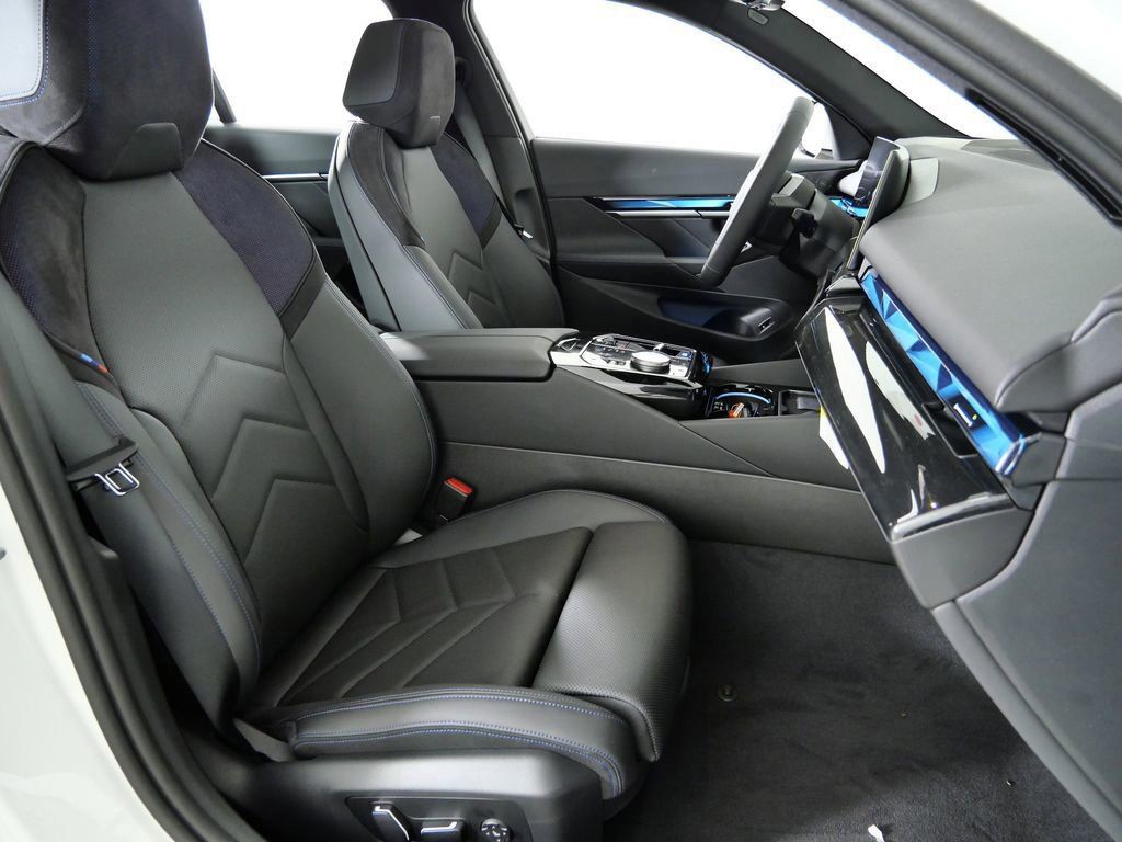Thumbnail: 2026 BMW i5 - 22