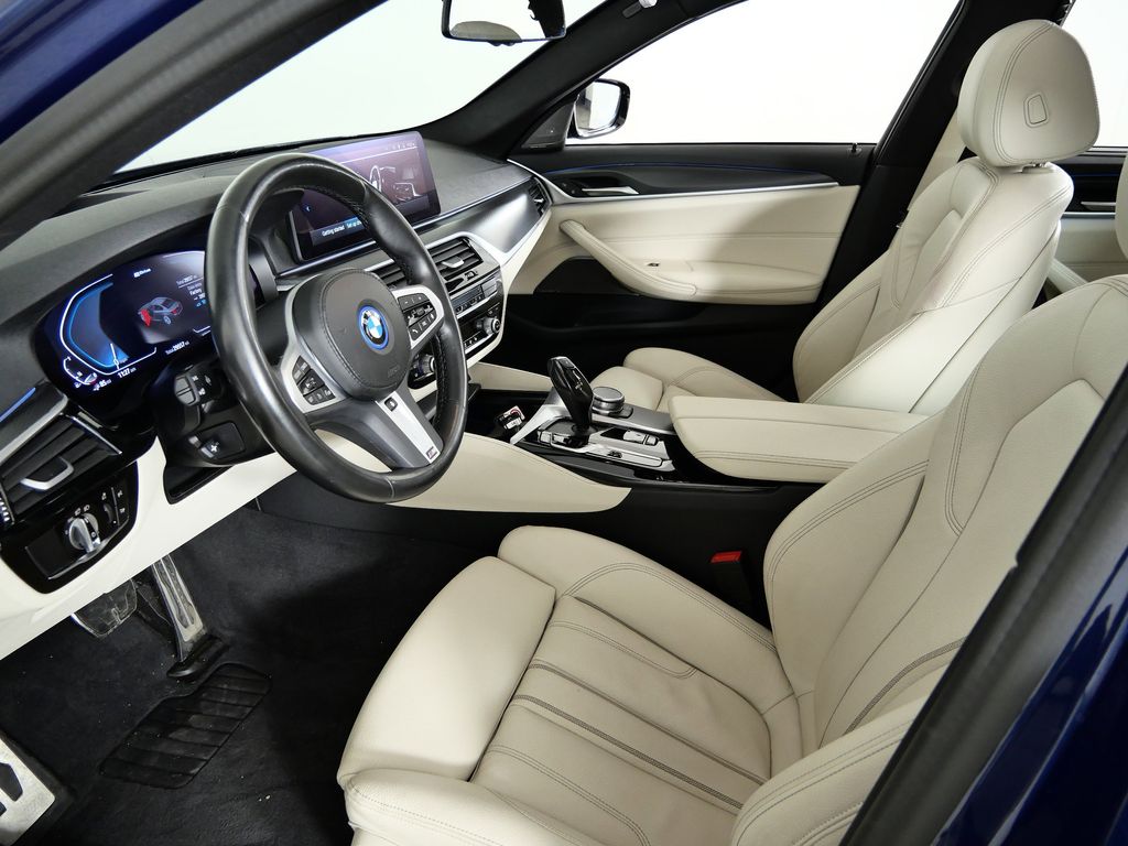 Thumbnail: 2023 BMW 5 Series - 38