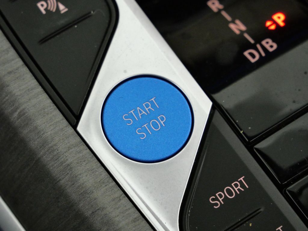 Thumbnail: 2025 BMW i4 - 51