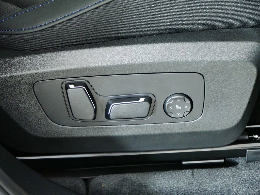 Thumbnail: 2026 BMW X3 - 25