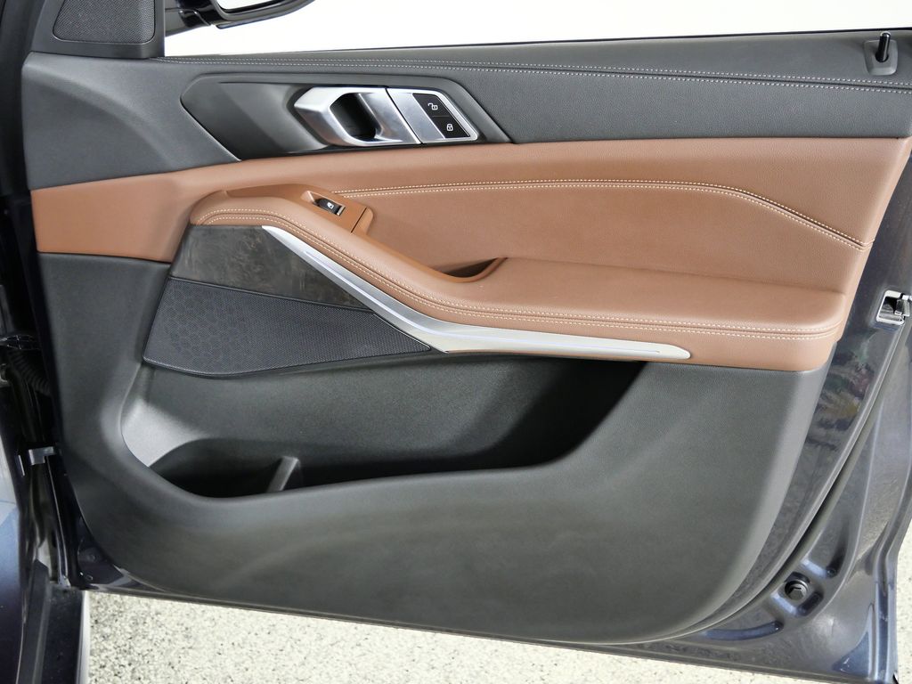 Thumbnail: 2022 BMW X5 - 23