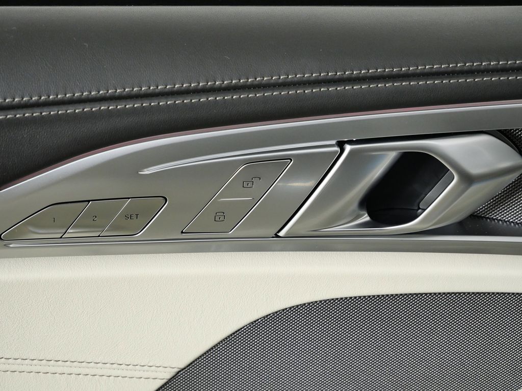 Thumbnail: 2026 BMW 8 Series - 36