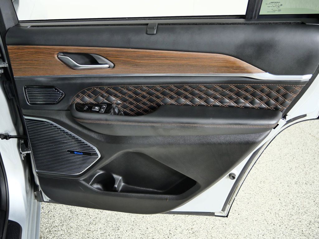 Thumbnail: 2023 Jeep Grand Cherokee L - 25