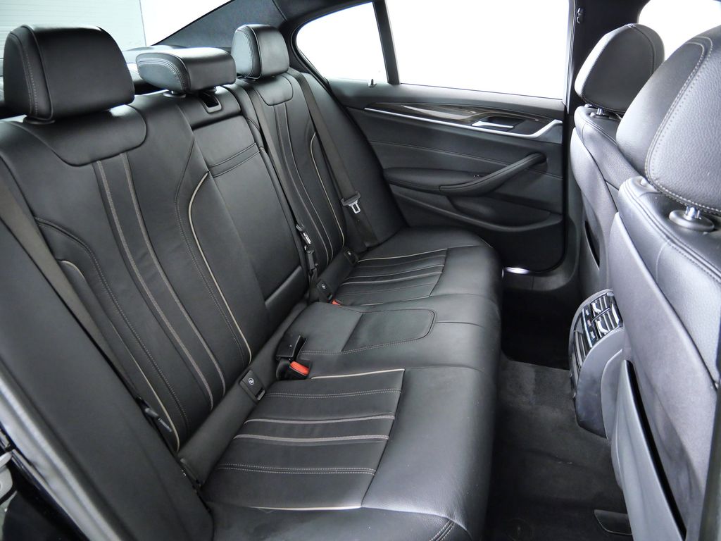 Thumbnail: 2019 BMW 5 Series - 27