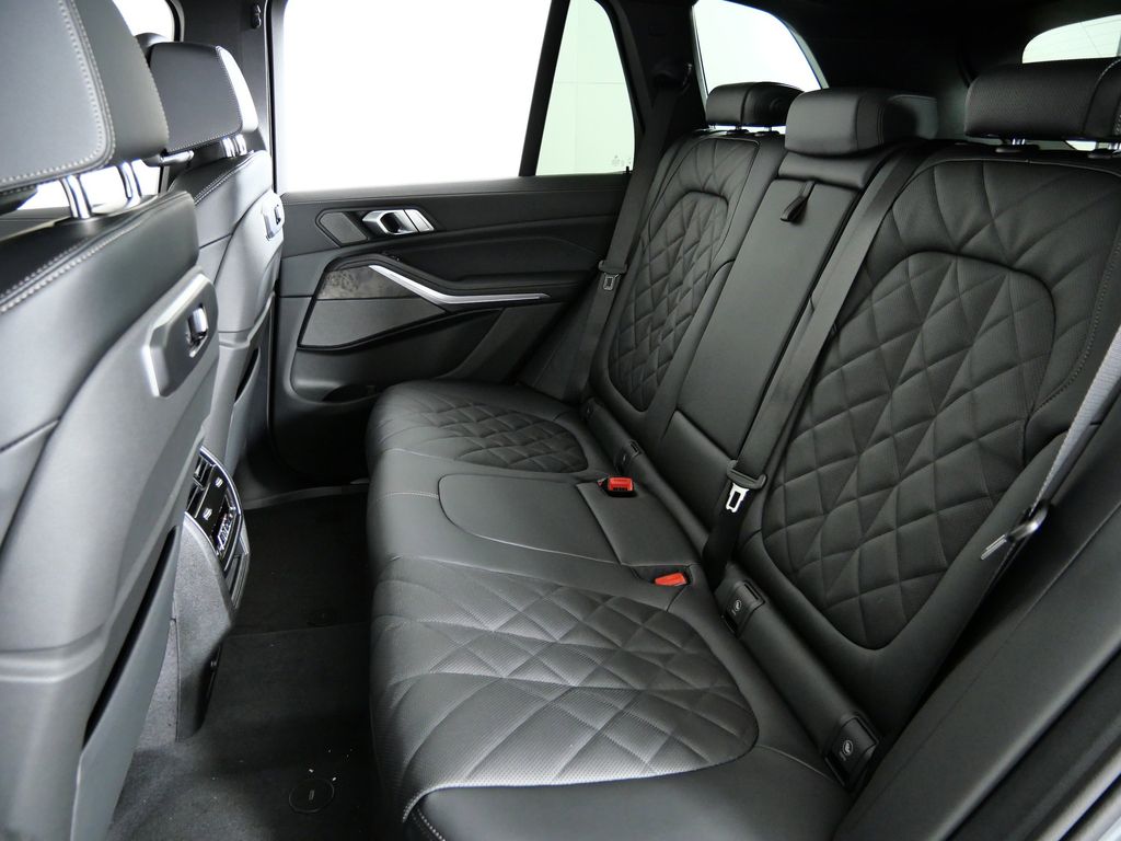 Thumbnail: 2026 BMW X5 - 33