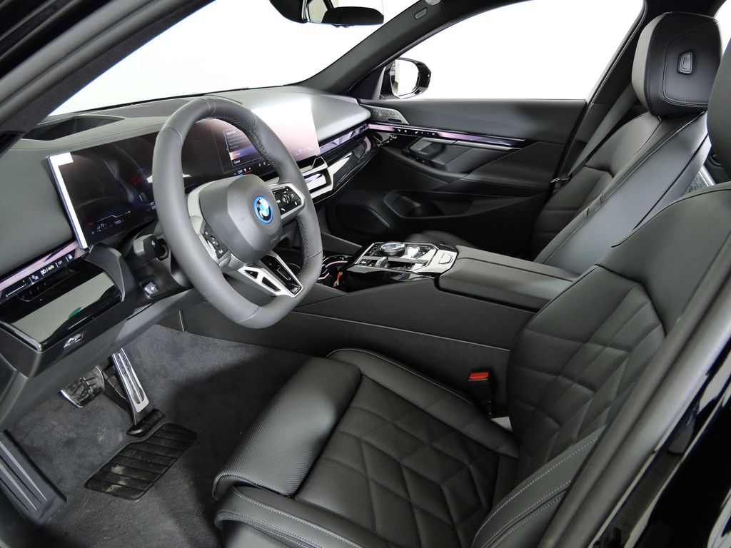 Thumbnail: 2026 BMW 5 Series - 33