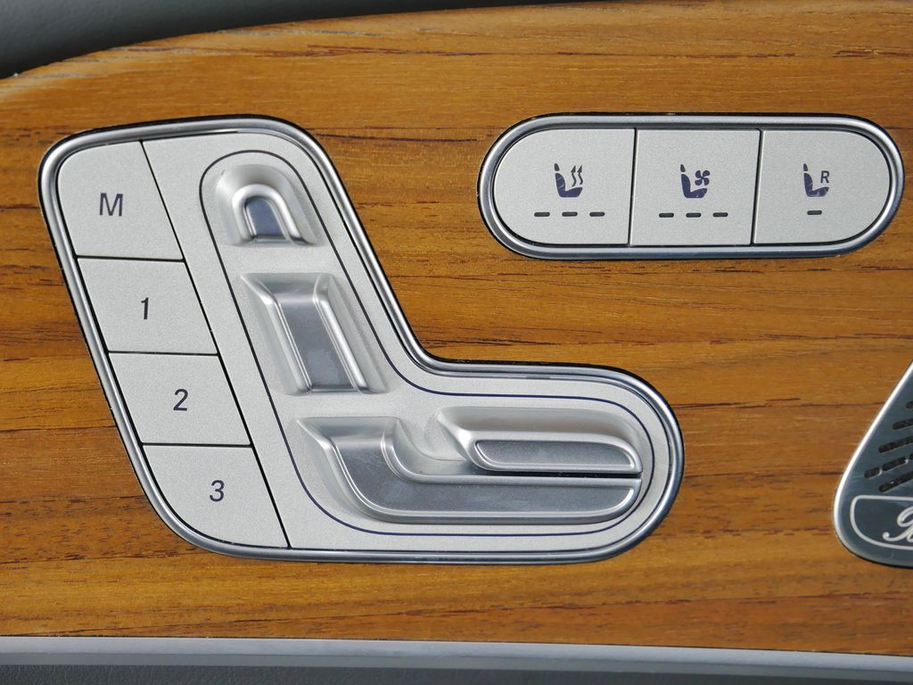 Thumbnail: 2023 Mercedes-Benz GLE - 35