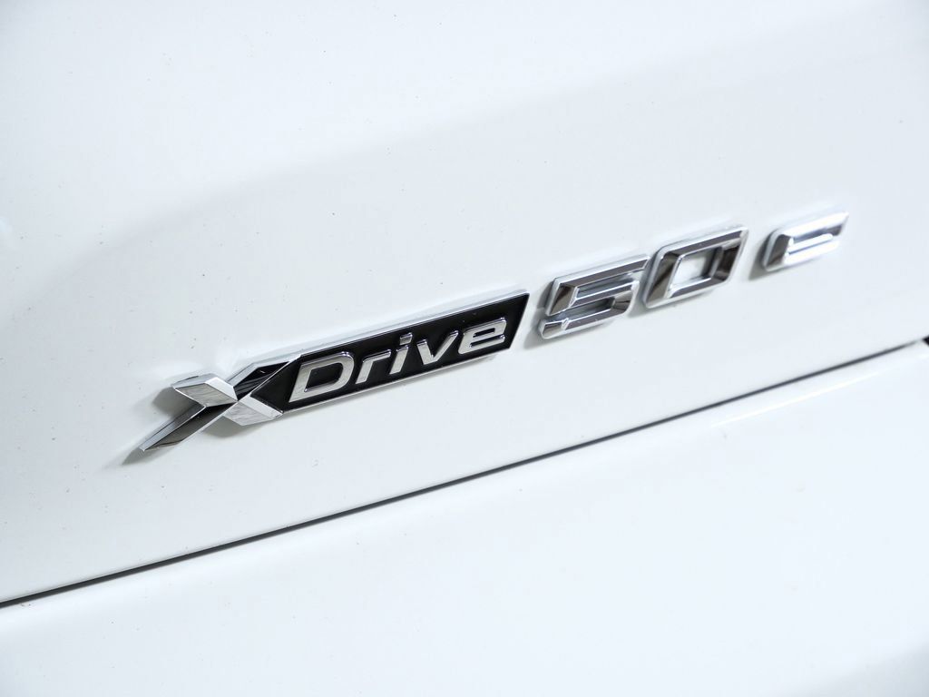 Thumbnail: 2026 BMW X5 - 14