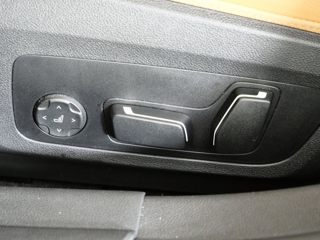 Thumbnail: 2025 BMW i4 - 44