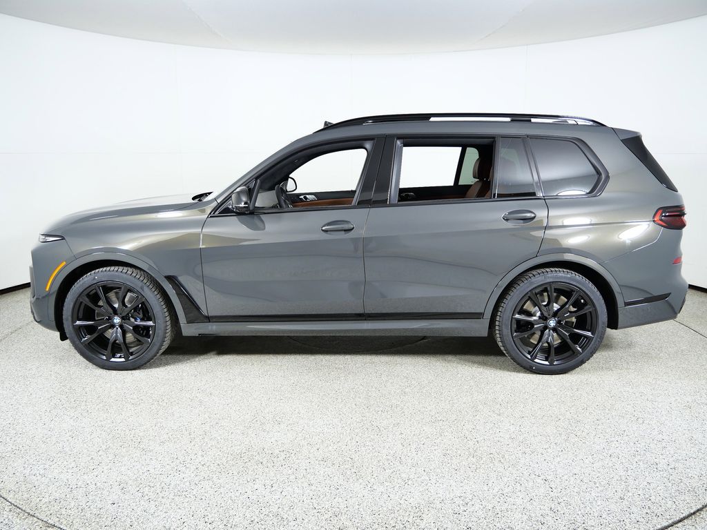 Thumbnail: 2026 BMW X7 - 15