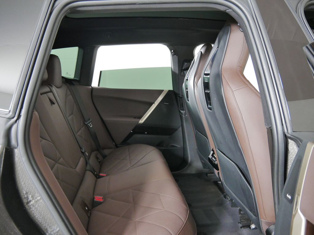 Thumbnail: 2023 BMW iX - 30