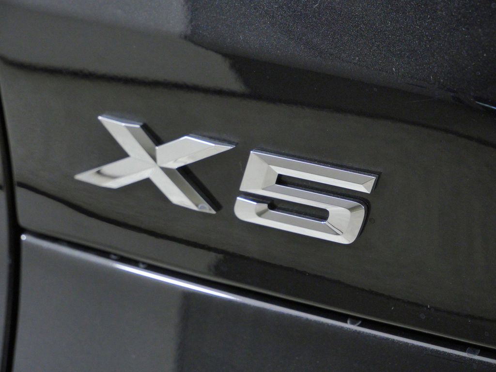 Thumbnail: 2026 BMW X5 - 13