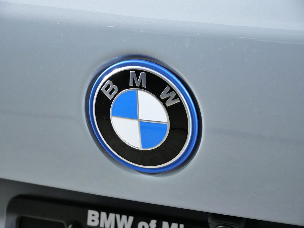 Thumbnail: 2026 BMW X5 - 11