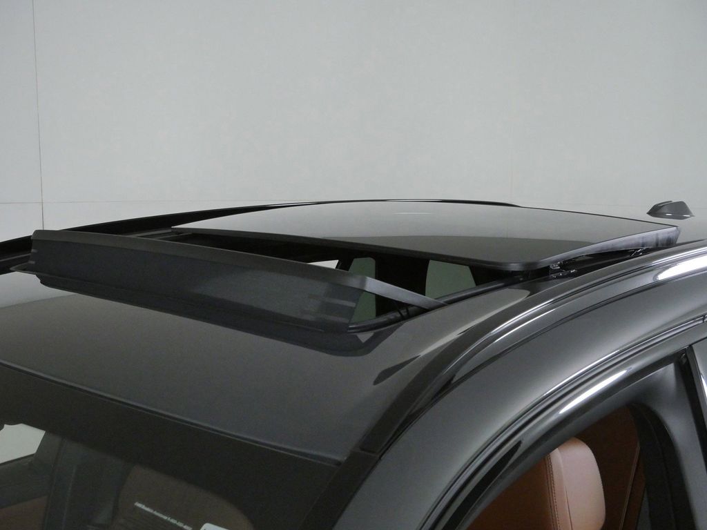 Thumbnail: 2026 BMW X5 - 17