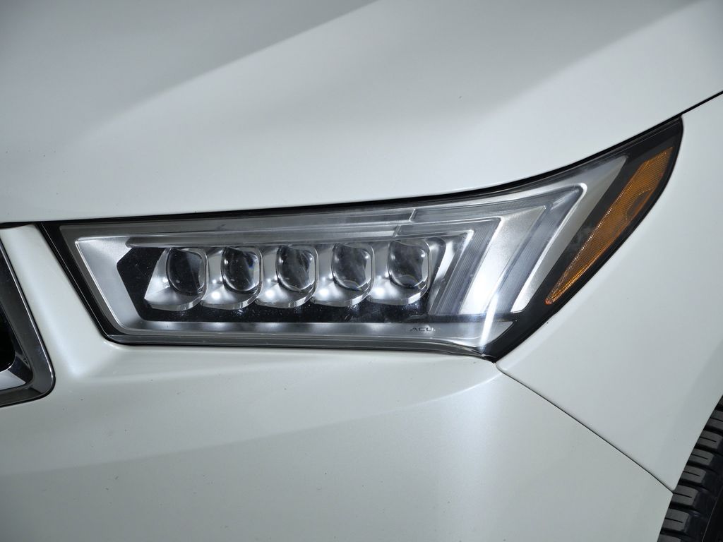 Thumbnail: 2017 Acura MDX - 4