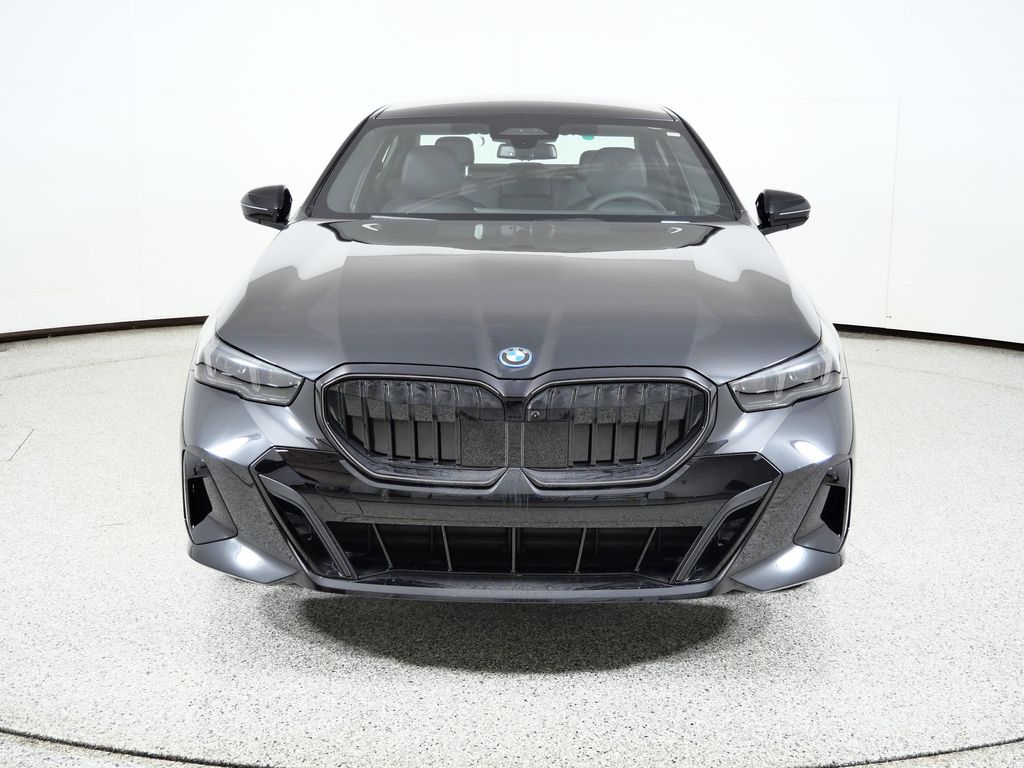 Thumbnail: 2026 BMW 5 Series - 2
