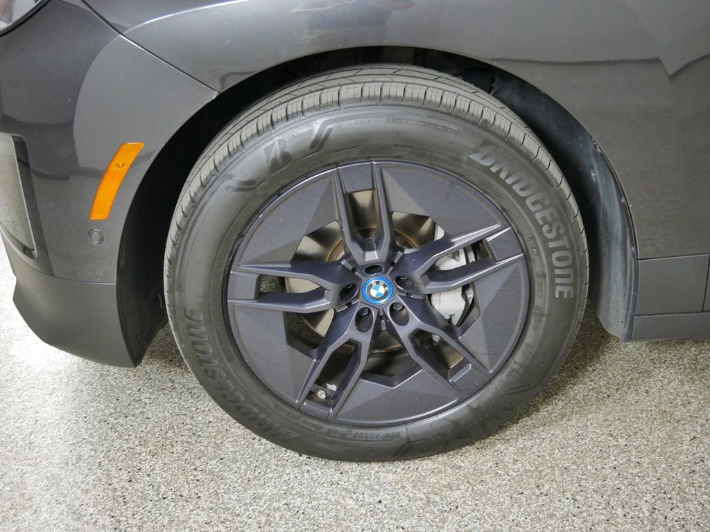 Thumbnail: 2023 BMW iX - 20