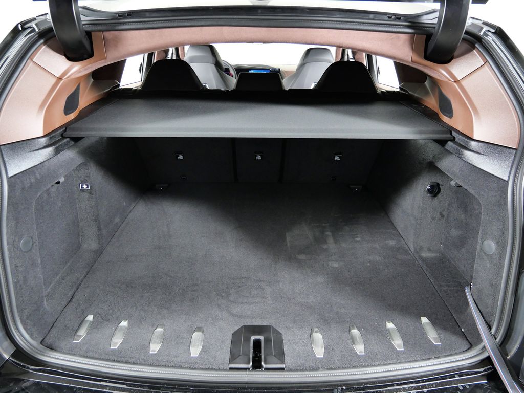 Thumbnail: 2026 BMW XM - 27