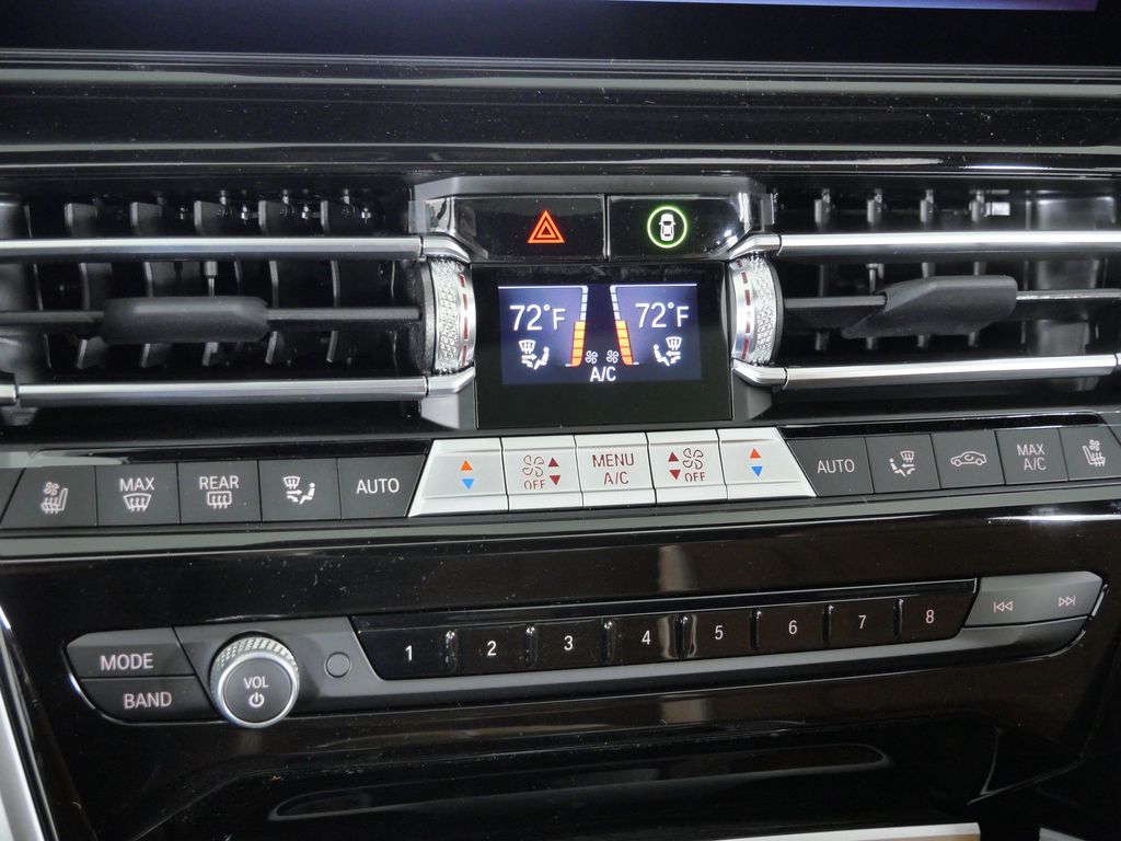 Thumbnail: 2026 BMW 8 Series - 45