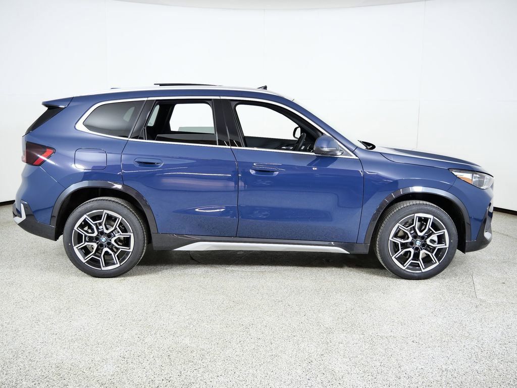 Thumbnail: 2026 BMW X1 - 10
