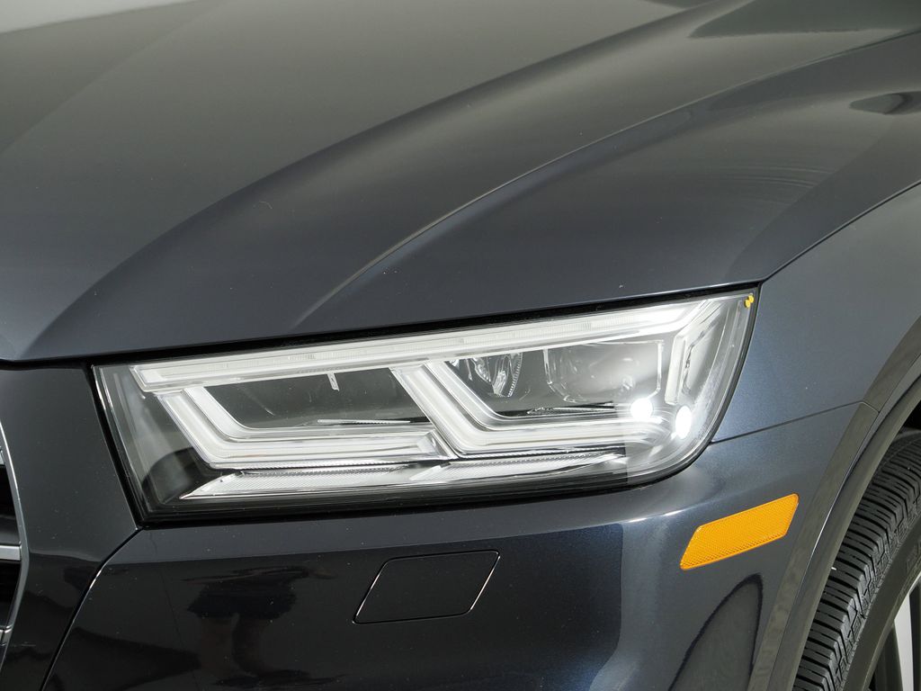 Thumbnail: 2020 Audi Q5 - 17