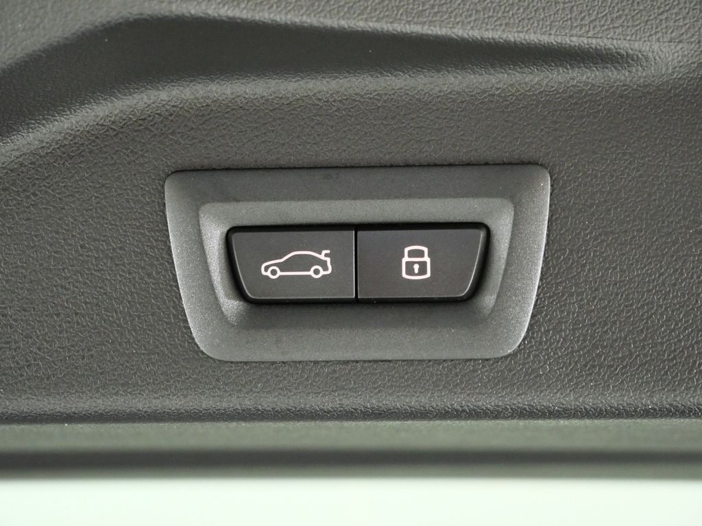 Thumbnail: 2026 BMW X5 - 30