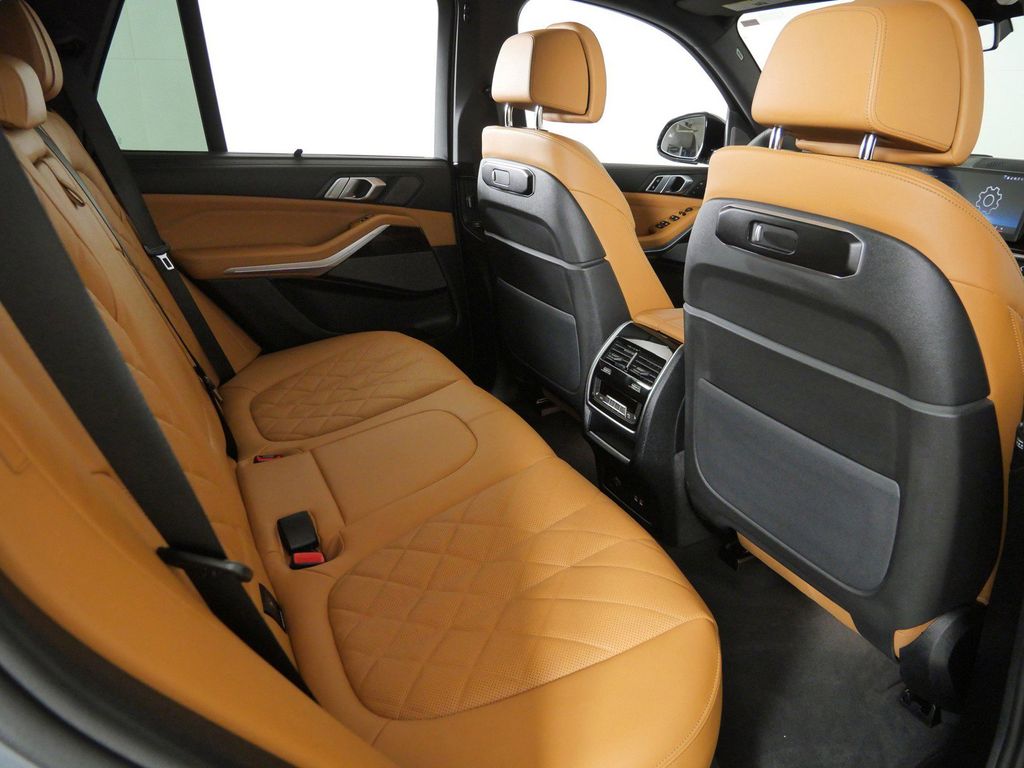Thumbnail: 2026 BMW X5 - 26