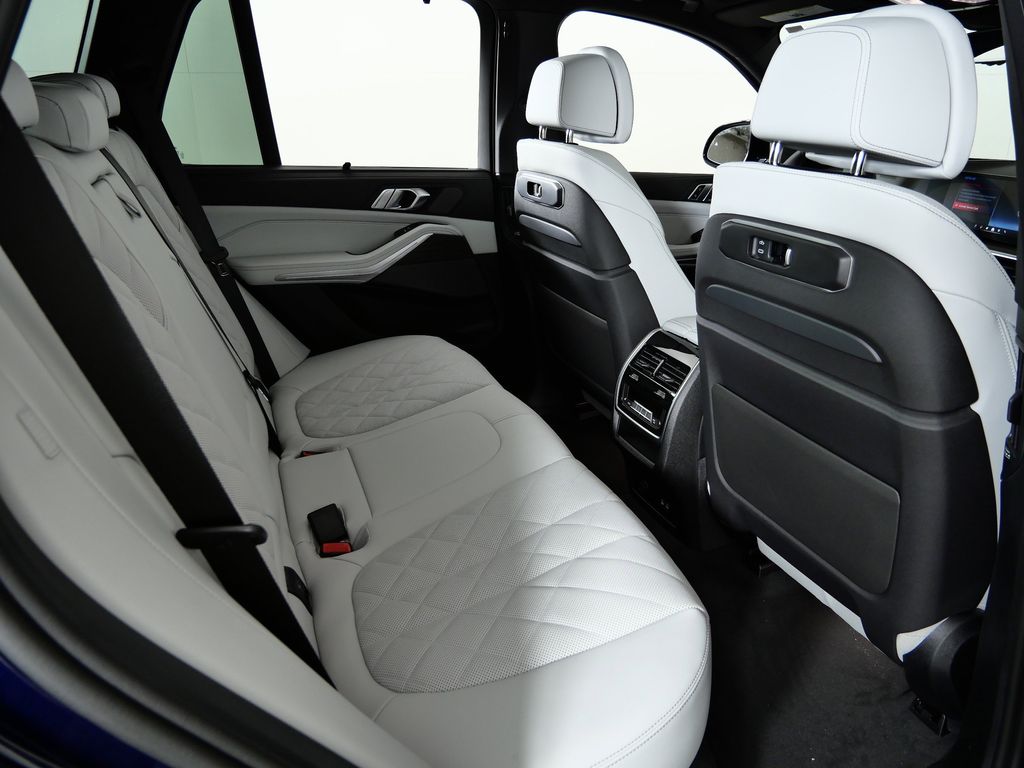 Thumbnail: 2026 BMW X5 - 26