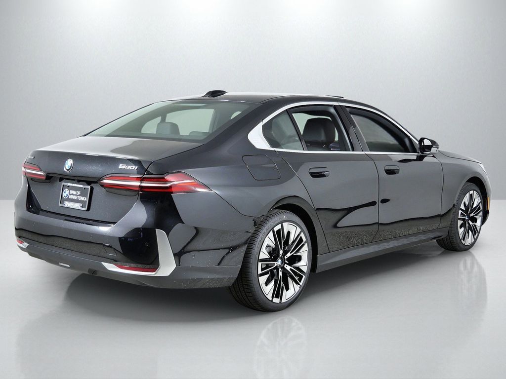 Thumbnail: 2026 BMW 5 Series - 9