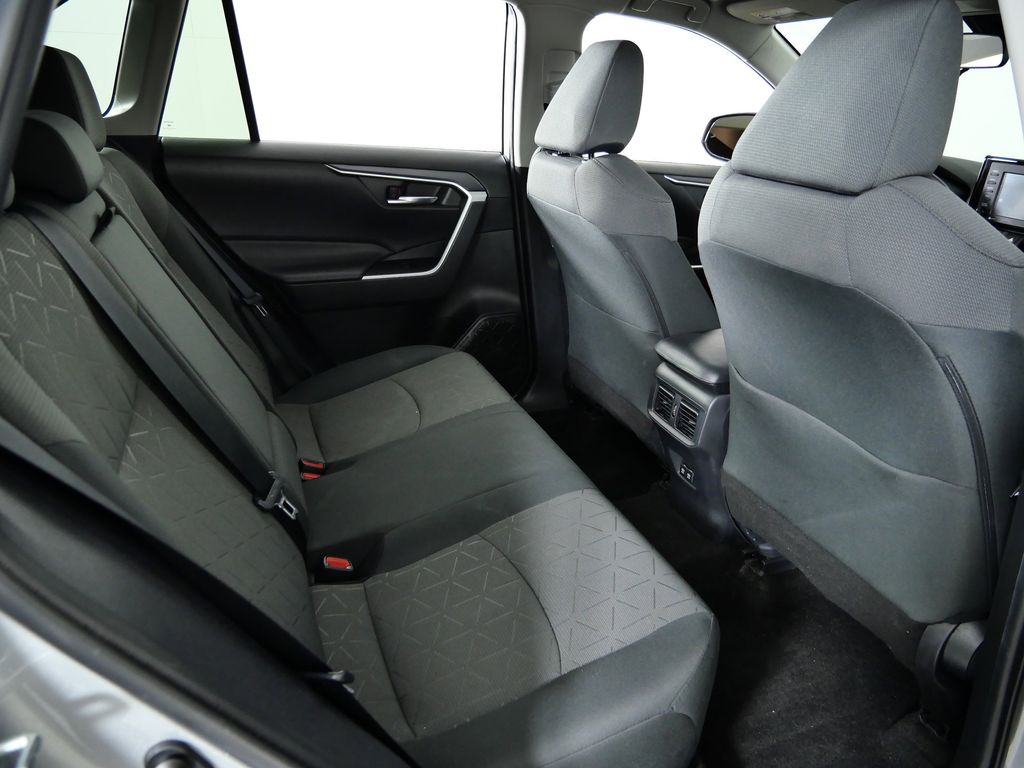 Thumbnail: 2021 Toyota RAV4 - 24