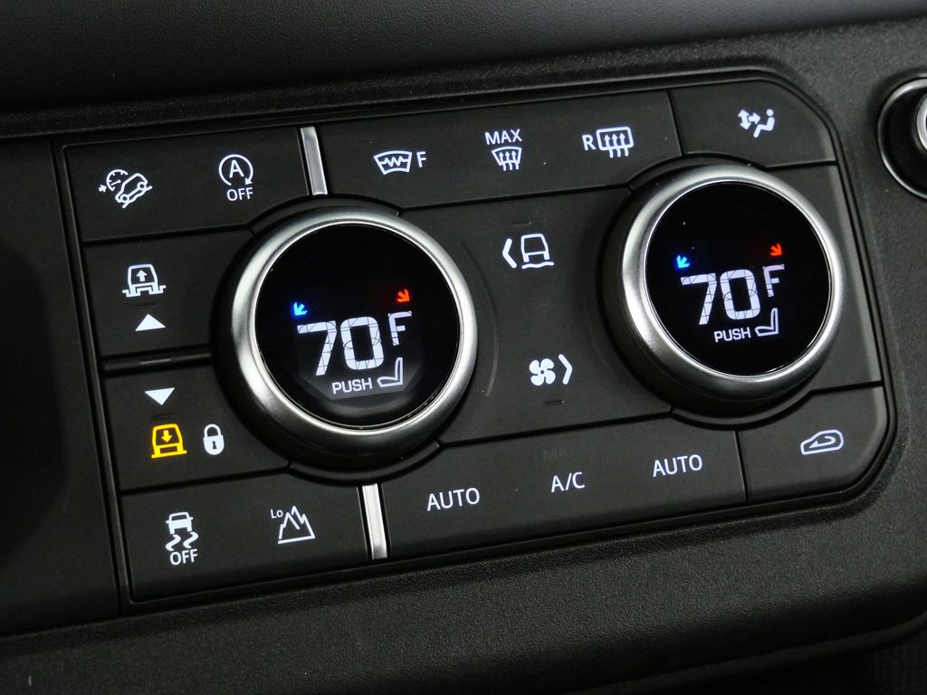 Thumbnail: 2024 Land Rover Defender - 43