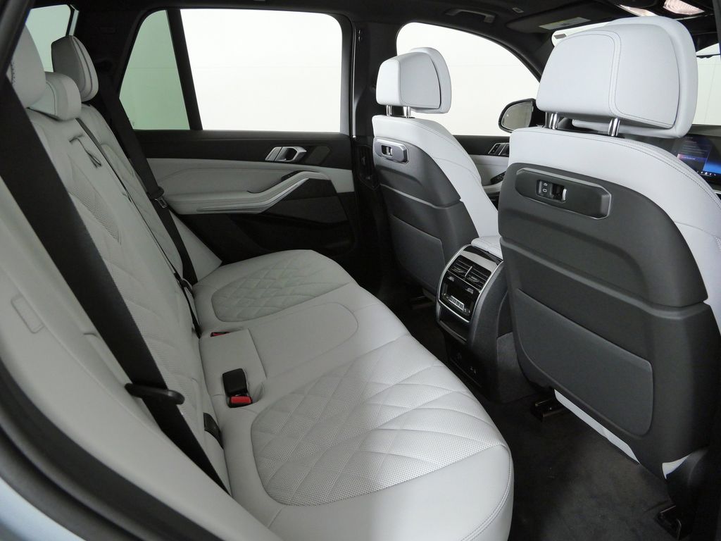 Thumbnail: 2026 BMW X5 - 26